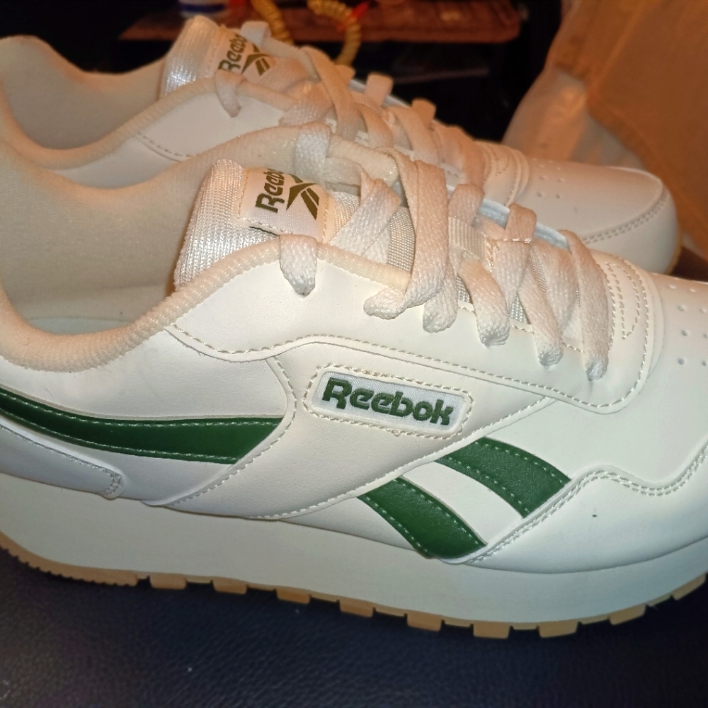 Reebok Sneakers. NEW NEVER WORN